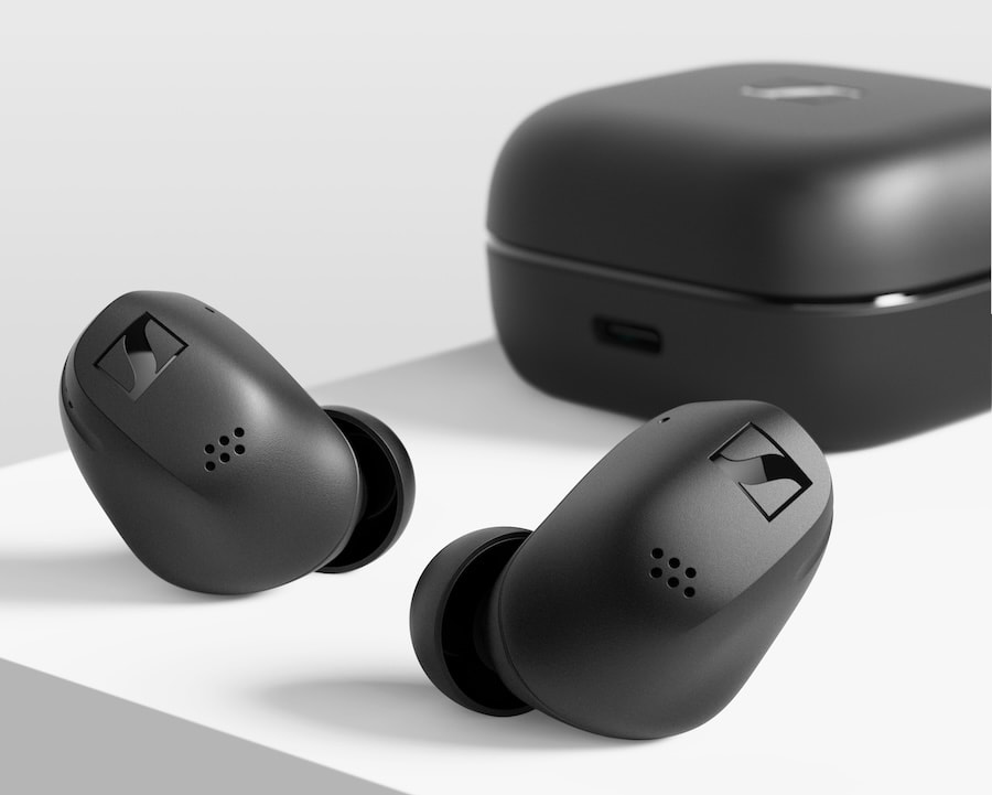 sennheiser-accentum-tws-black-with-case